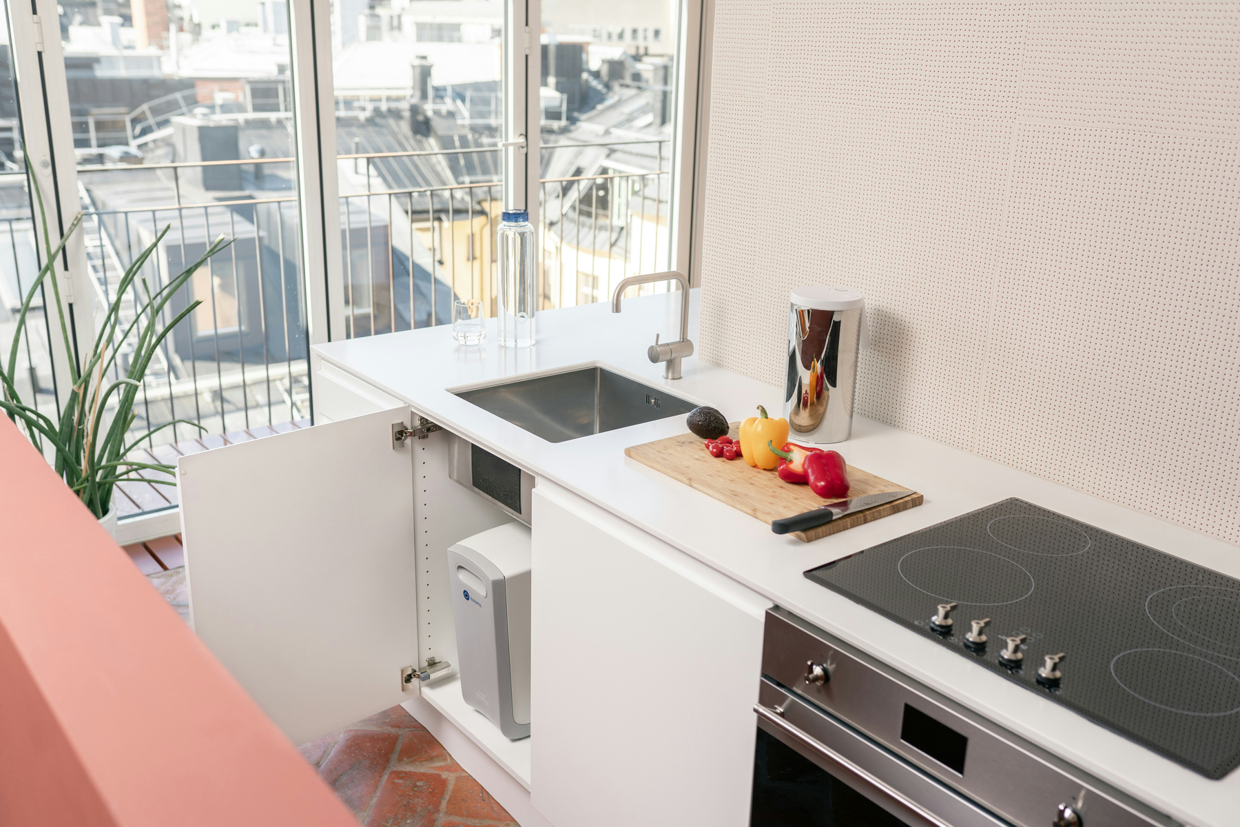 Küchenspüle im Familienalltag in Gebrauch